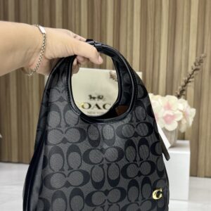 LCC-275-black-flower