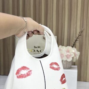LCC-275-white-lipstick